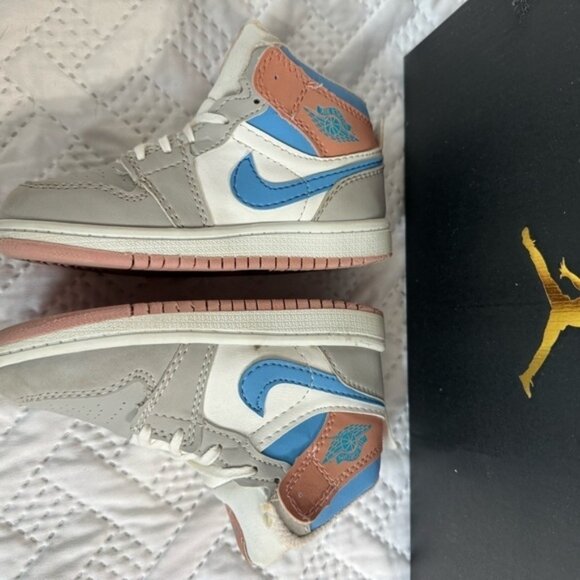 Nike Jordan 1 Toddler Preschooler High Top Stylish Basketball Sneakers Euro 27 - Picture 11 of 11